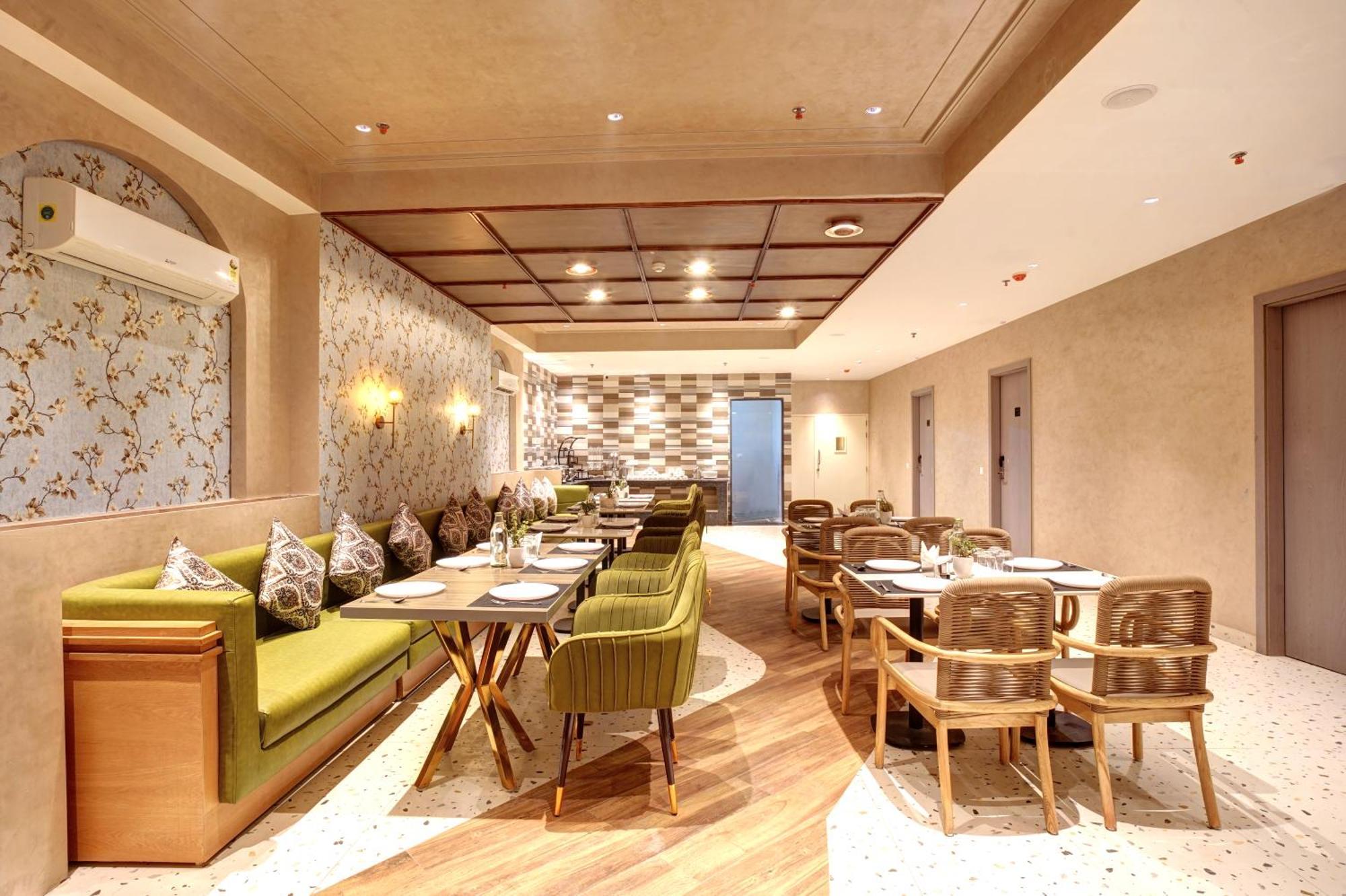 Hotel Iva Premium Delhi Airport With Airport Drop Nowe Delhi Zewnętrze zdjęcie