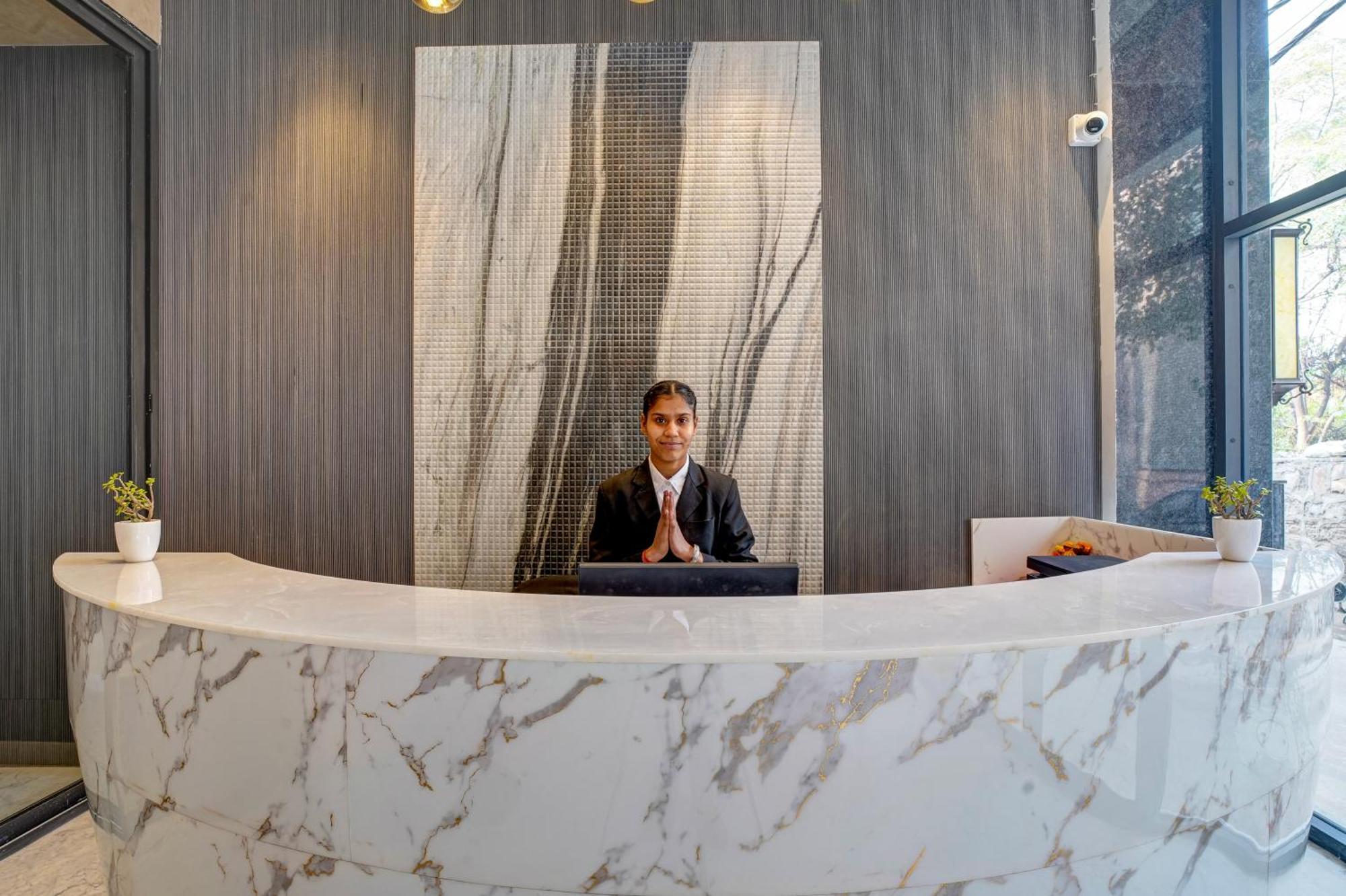 Hotel Iva Premium Delhi Airport With Airport Drop Nowe Delhi Zewnętrze zdjęcie